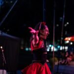 Carmagnole à Gamelin 2024 - Éliane Bonin alias Lili en MC - Photo : @SL_MTL on instagram